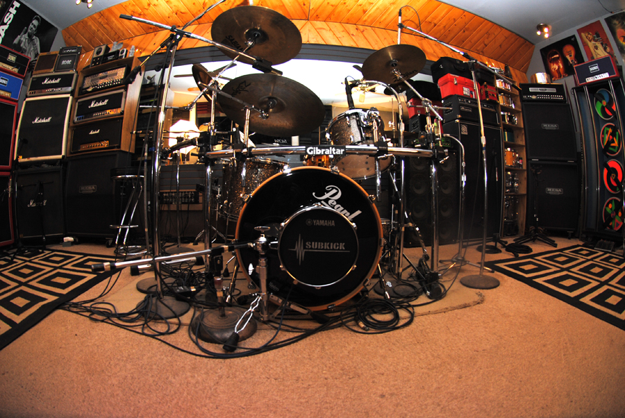 Full Well studio drum kit