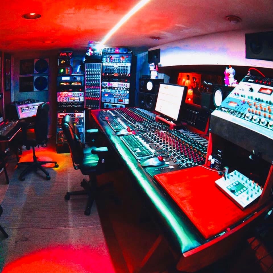 Mike Bolenbach,  Phoenix AZ audio engineer, recording engineer, mix engineer, music producer